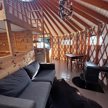 Lodge Halvorseth *
