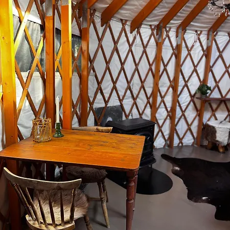 Lodge Halvorseth *