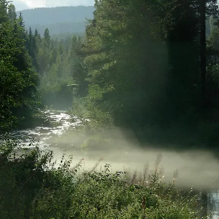 Lodge Halvorseth *